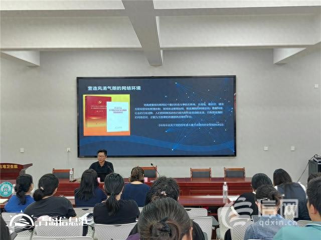 “網(wǎng)絡(luò)正能量進(jìn)社區(qū)”開(kāi)展專(zhuān)題講座 號(hào)召養(yǎng)成良好上網(wǎng)習(xí)慣