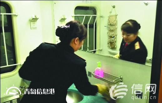 列車(chē)員的一年：為見(jiàn)女兒一面父親得專(zhuān)程坐火車(chē)