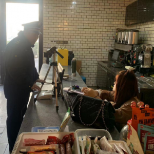 李園街道綜合行政執(zhí)法中隊(duì)：開(kāi)展文旅市場(chǎng)規(guī)范經(jīng)營(yíng)和安全生產(chǎn)專項(xiàng)執(zhí)法檢查 ... ...