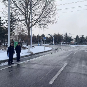 平度市東閣街道綜合行政執(zhí)法中隊有效防治揚塵污染,改善大氣環(huán)境質(zhì)量 ...