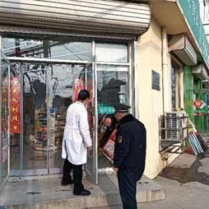 信用+執(zhí)法”治理小廣告，扮靚城鎮(zhèn)新風(fēng)貌