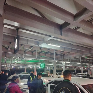 實(shí)探膠東機(jī)場深夜打車：多數(shù)乘客叫車順利，個別平臺易出問題