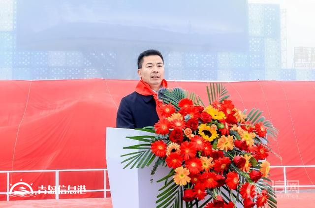 “大國重器”社會課堂 愛國主義教育航天展在青島金沙灘啤酒城開幕