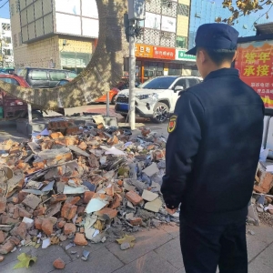平度市東閣街道執(zhí)法中隊(duì)重拳整治占用城市道路行為