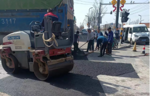 南村鎮(zhèn)修復(fù)道路破損，守護出行安全