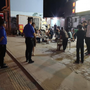 強化夜間市容整治，助力護航中高考