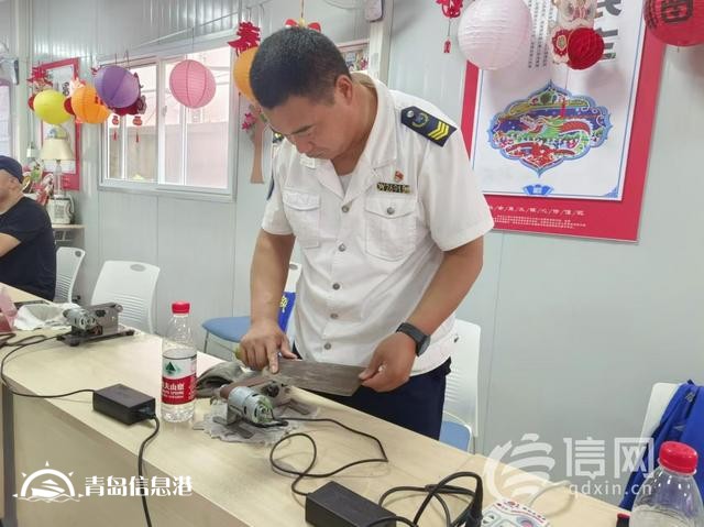 信新相映走進四流北路社區(qū) “95”后志愿者給團隊增添年輕元素