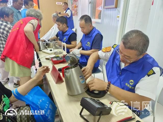 信新相映走進四流北路社區(qū) “95”后志愿者給團隊增添年輕元素